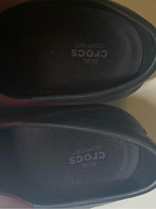 CROCS Women’s Size 8 Neria Pro II Woro Slip-On Rubber Burgundy Clogs - Picture 3 of 9